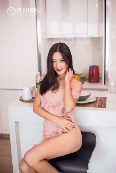 一个女的和四个男的